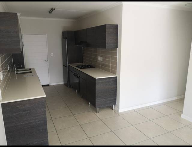 1 BEDROOM APARTMENT FOR SALE IN OLIVEDALE